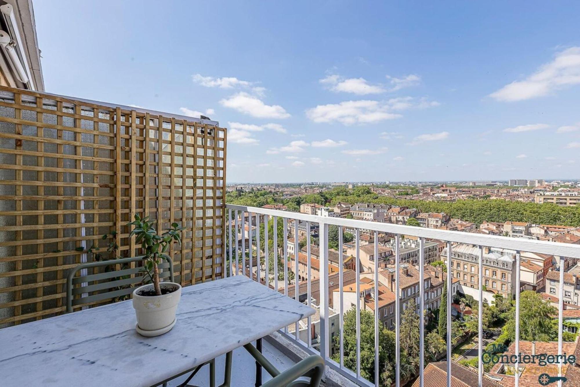 Montaudran Place Dupuy - Vue Panoramique -Metro トゥールーズ エクステリア 写真
