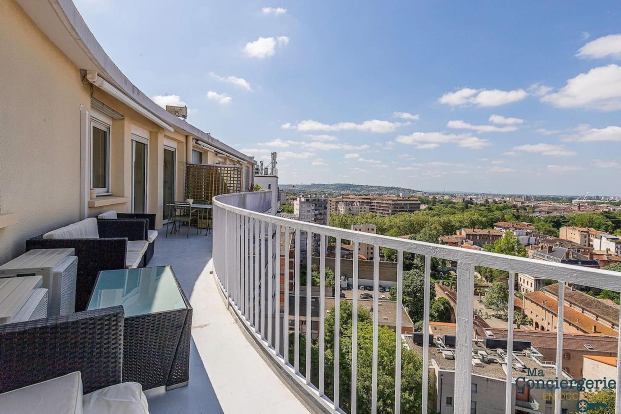Montaudran Place Dupuy - Vue Panoramique -Metro トゥールーズ エクステリア 写真